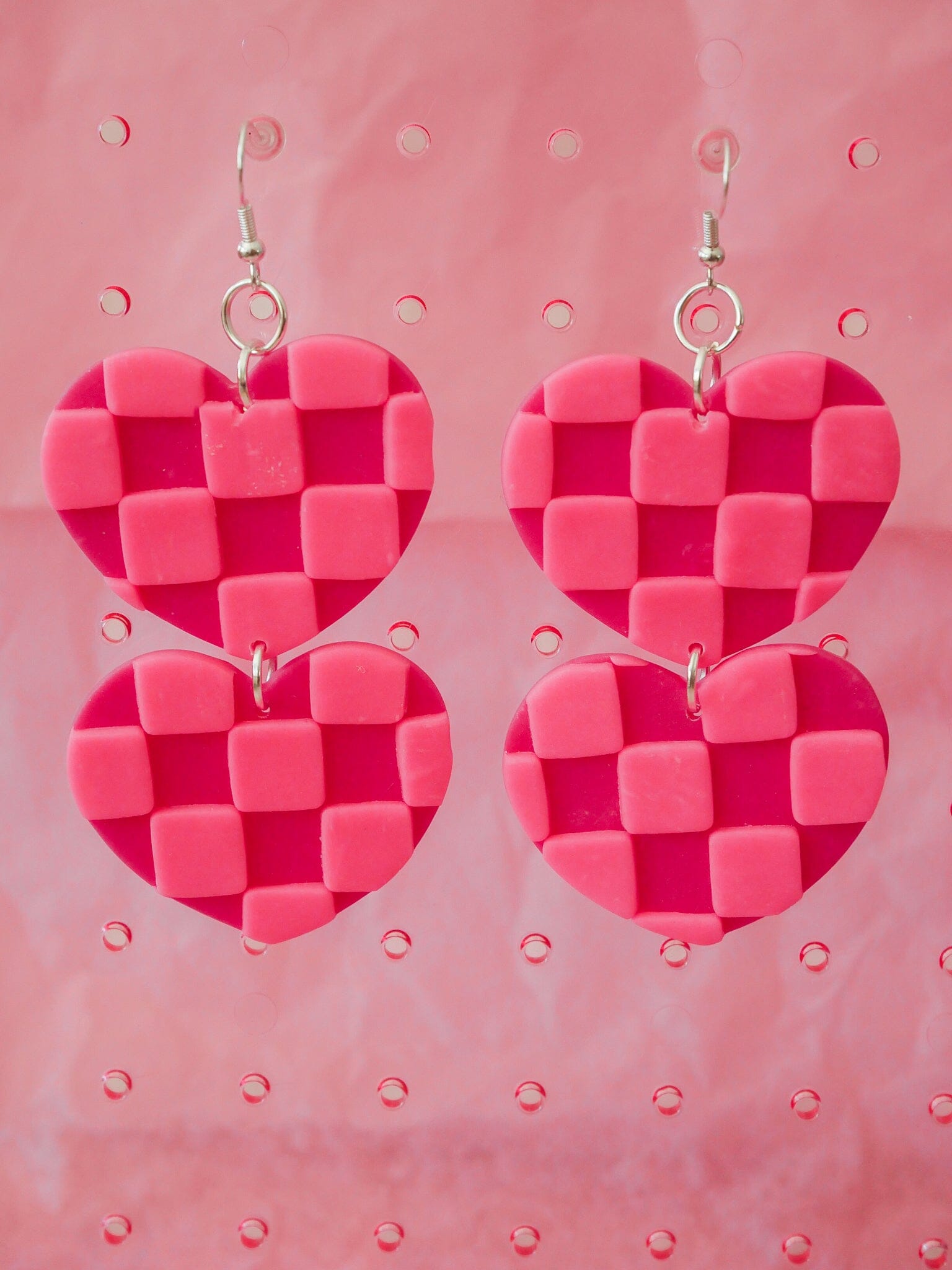 Checkered Hearts hook earrings Love Hand and Heart 