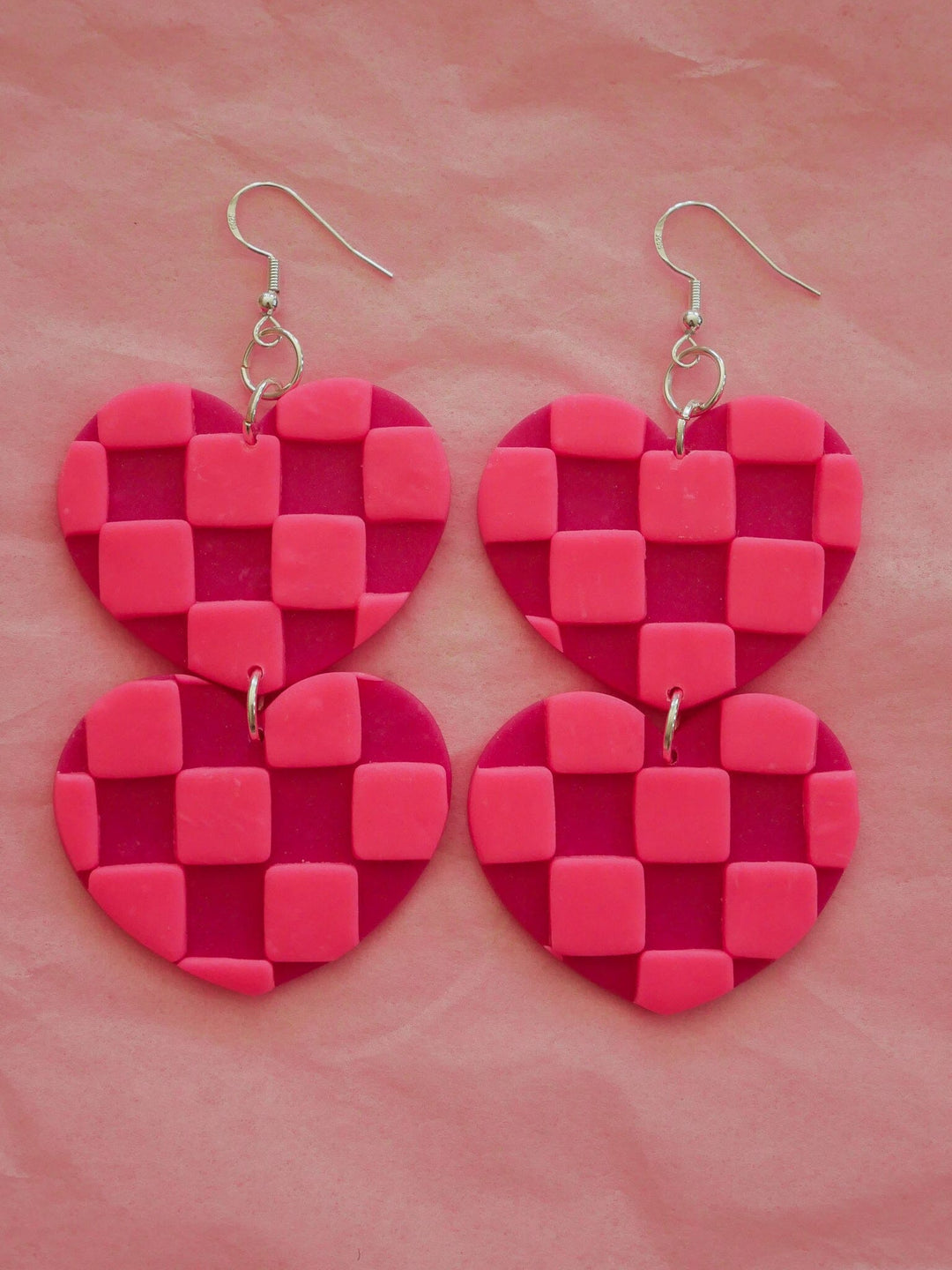 Checkered Hearts hook earrings Love Hand and Heart 