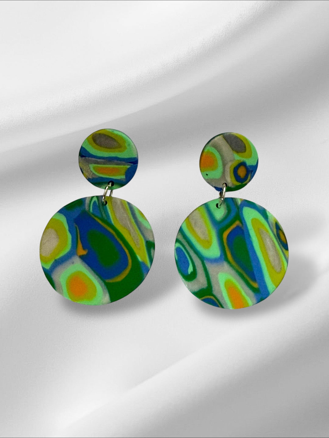 Mini Aura Glow Round in Mint Earrings Love Hand and Heart 